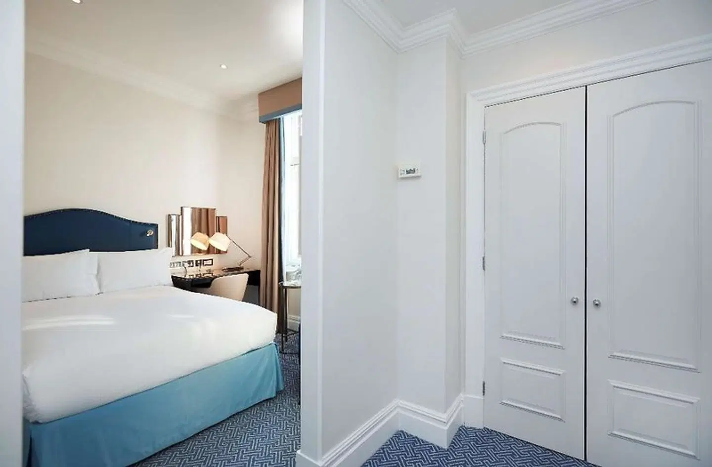 The Waldorf Hilton ROOM_EXAMPLE