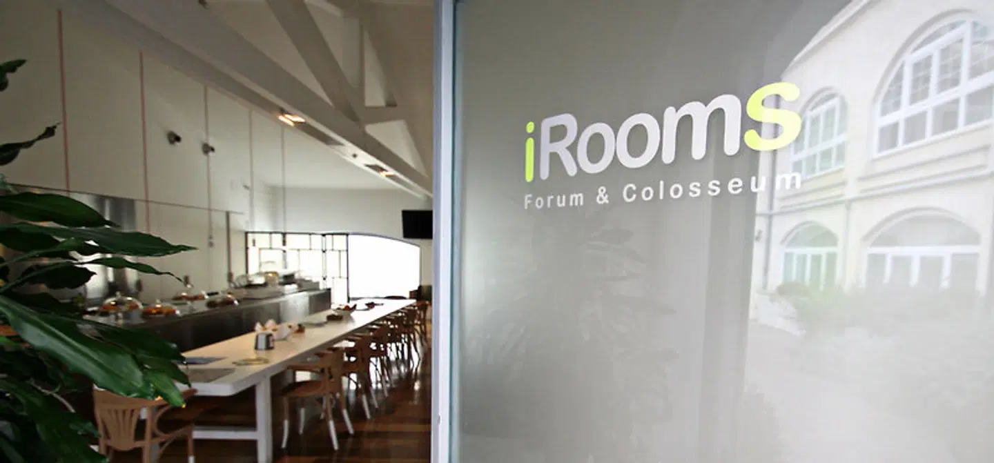 iRooms Forum & Colosseum Bar
