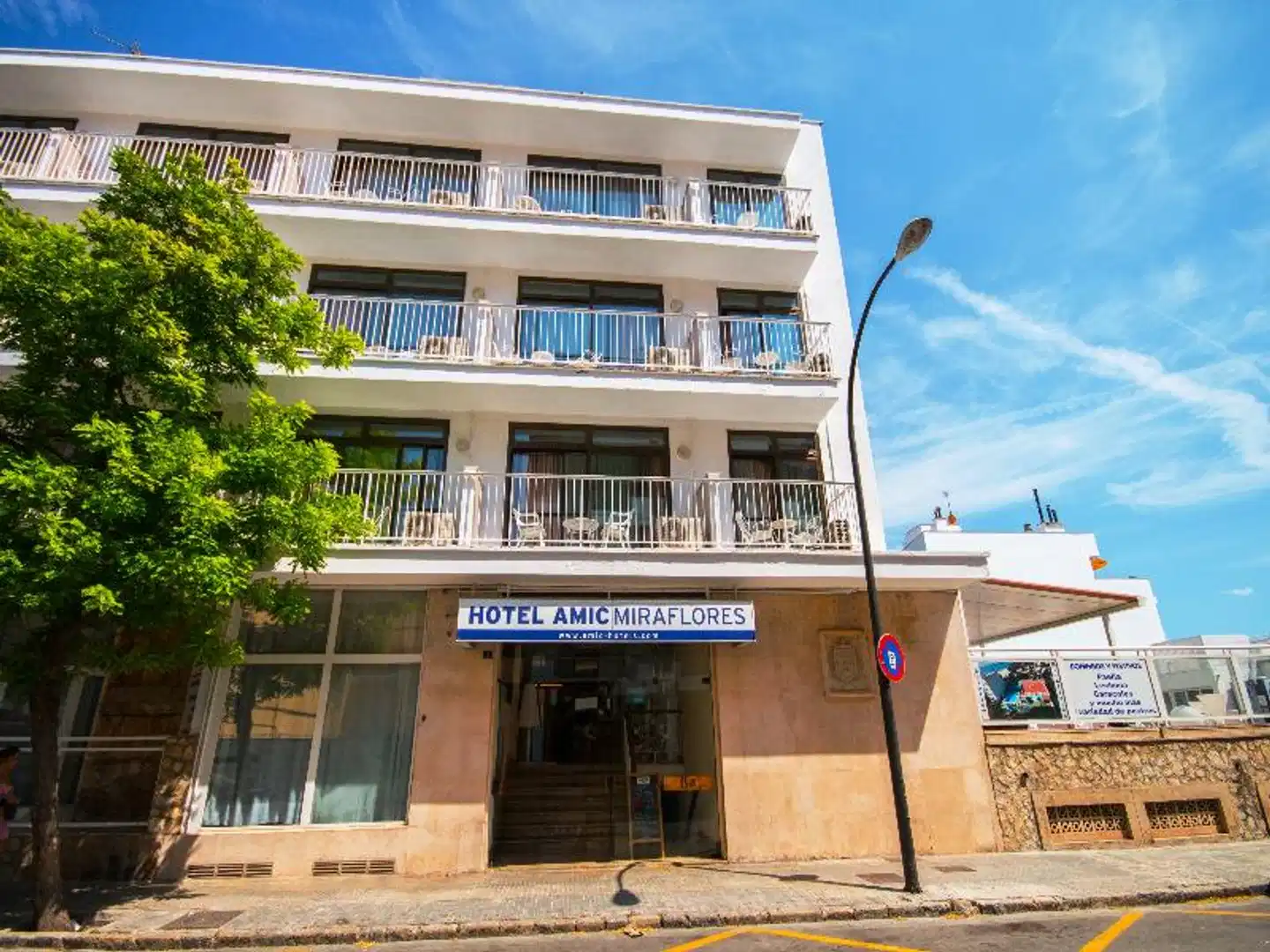 Amic Miraflores Aussenansicht