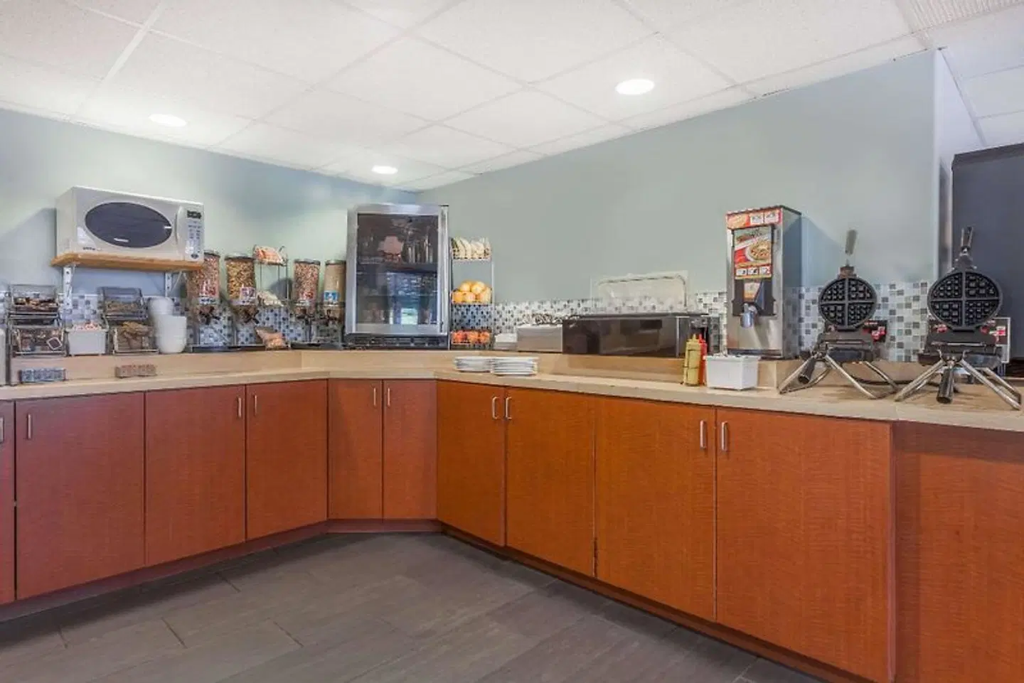 Super 8 Peterborough LOUNGE_LOBBY