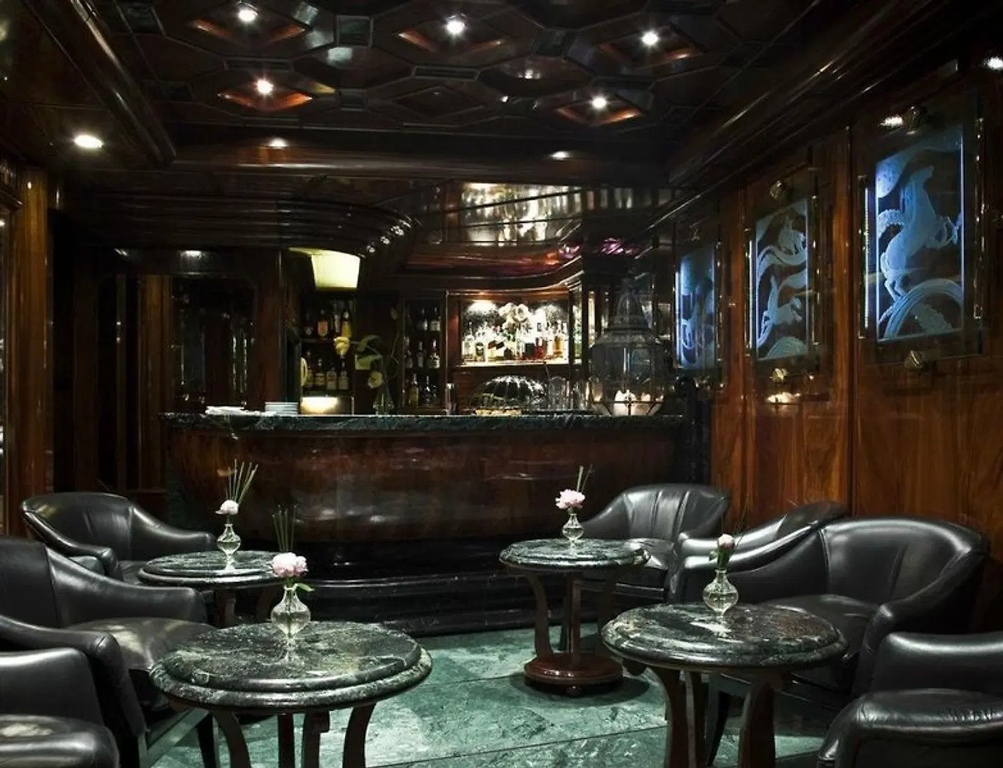 Valadier Bar