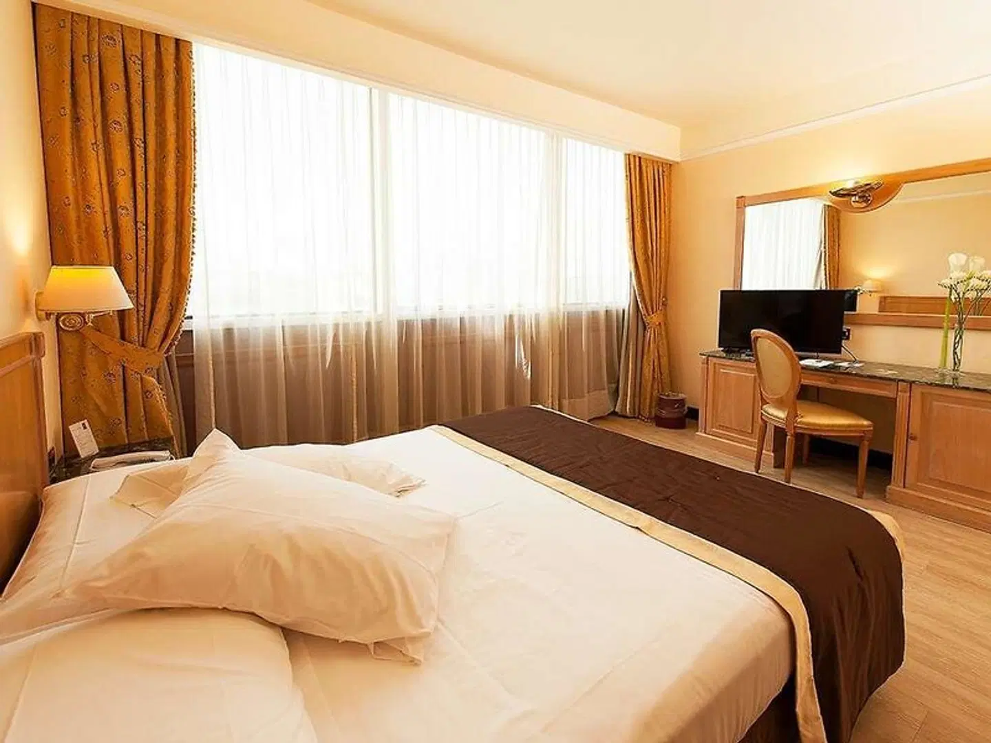 SHG Hotel de la Ville ROOM_EXAMPLE