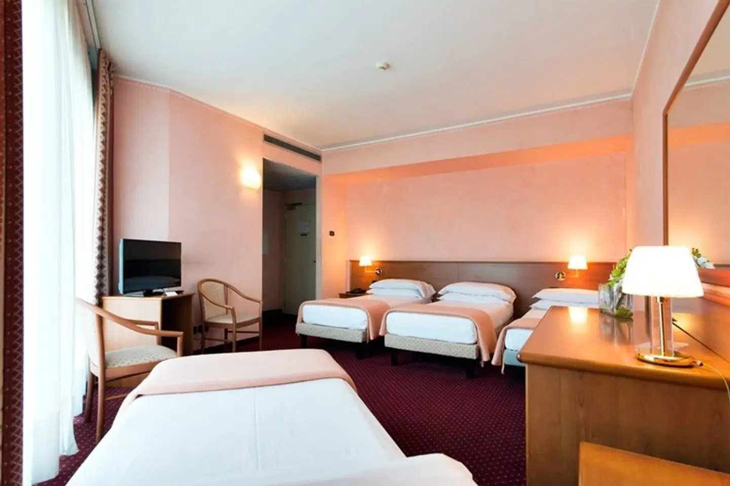 Airport Hotel ROOM_EXAMPLE