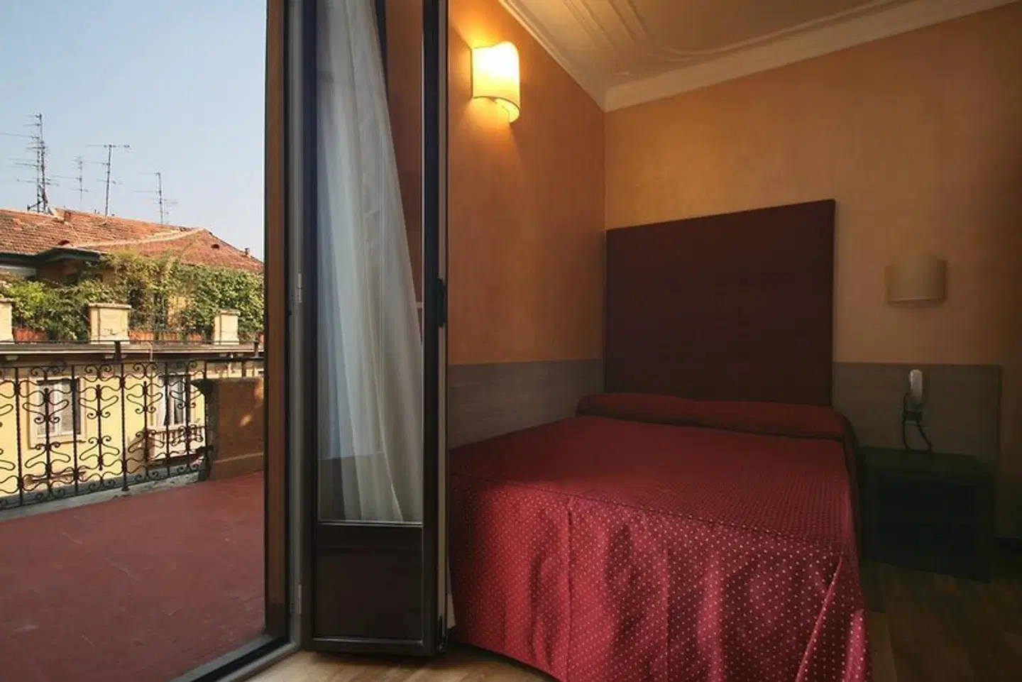 Panizza ROOM_EXAMPLE