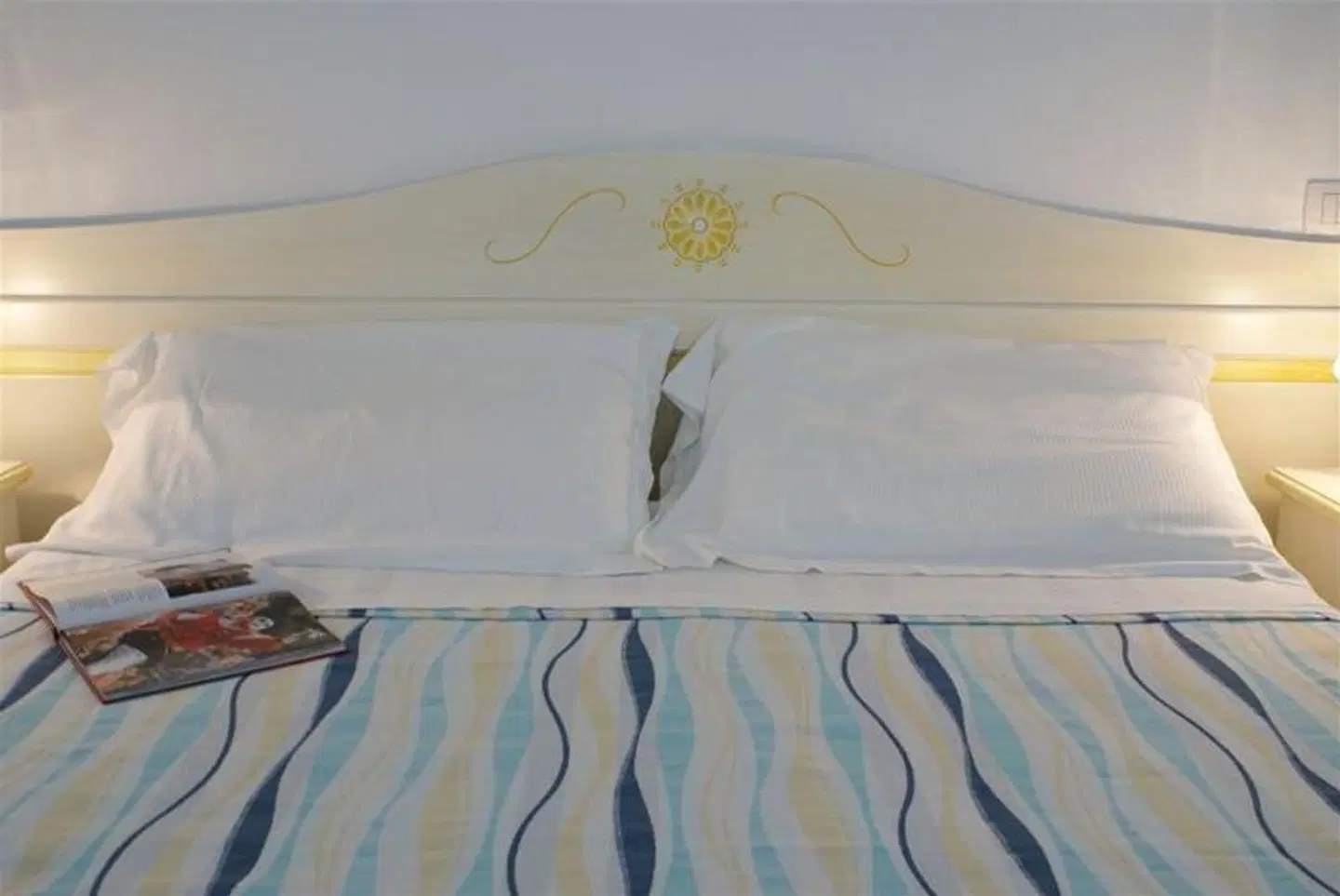 Donatella ROOM_EXAMPLE