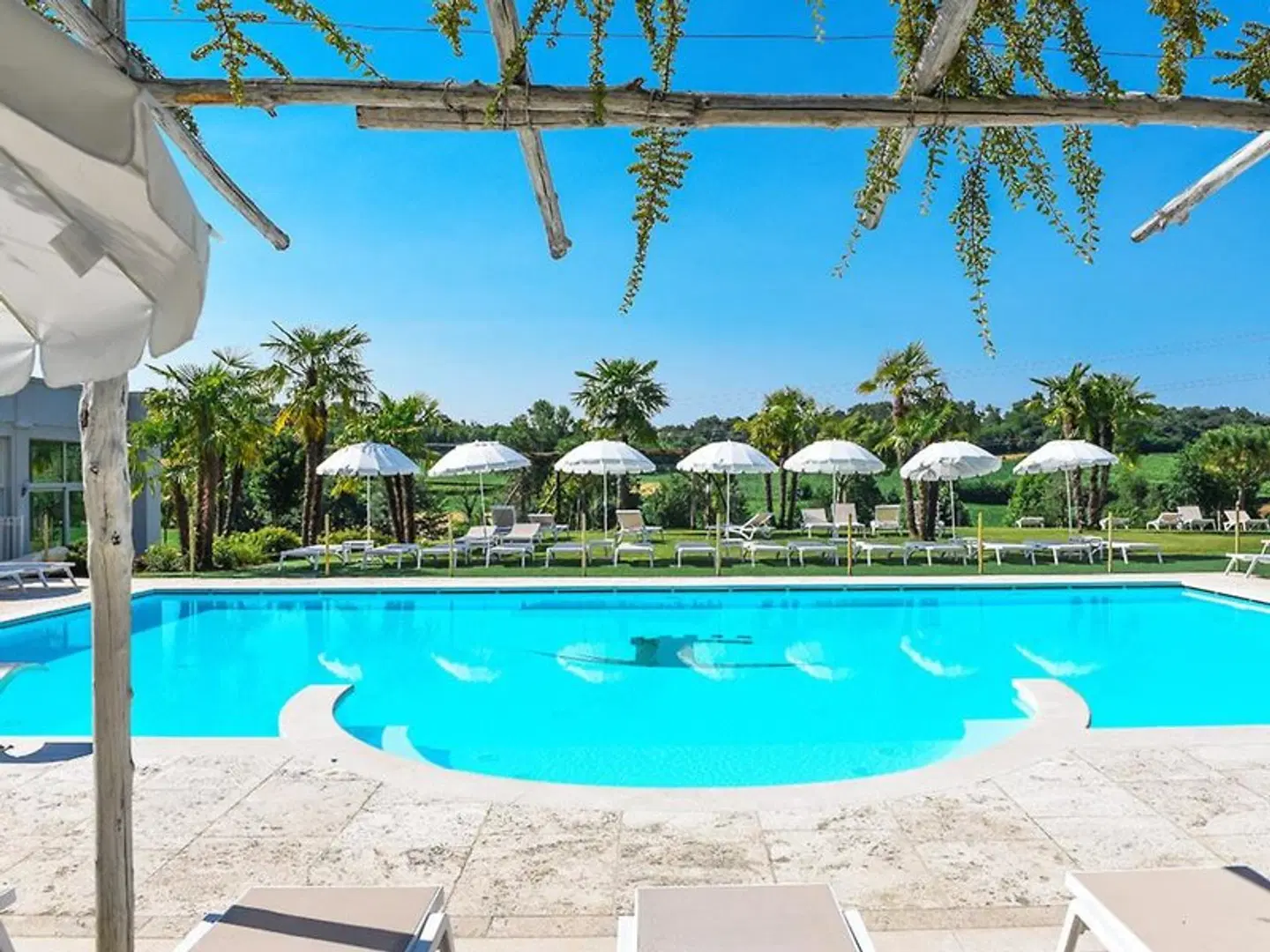 Chervò Golf Apartments OUTDOOR_POOL