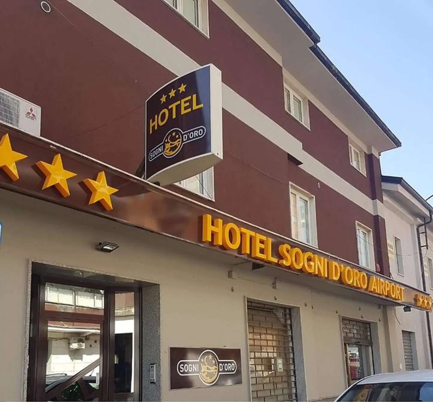Sogni D'Oro Airport EXTERIOR