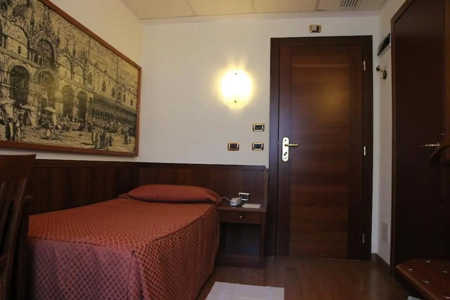 President ROOM_EXAMPLE