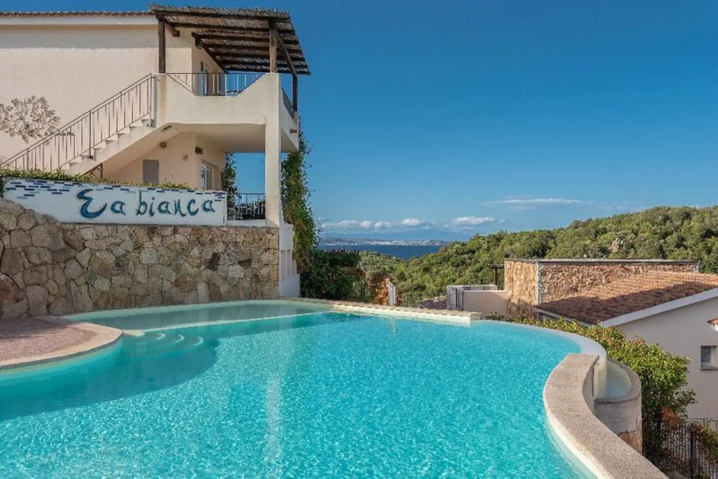 Residence Ea Bianca OUTDOOR_POOL