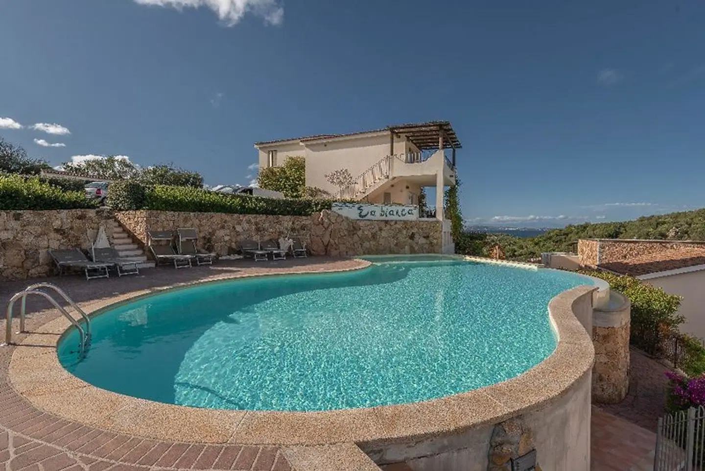 Residence Ea Bianca OUTDOOR_POOL