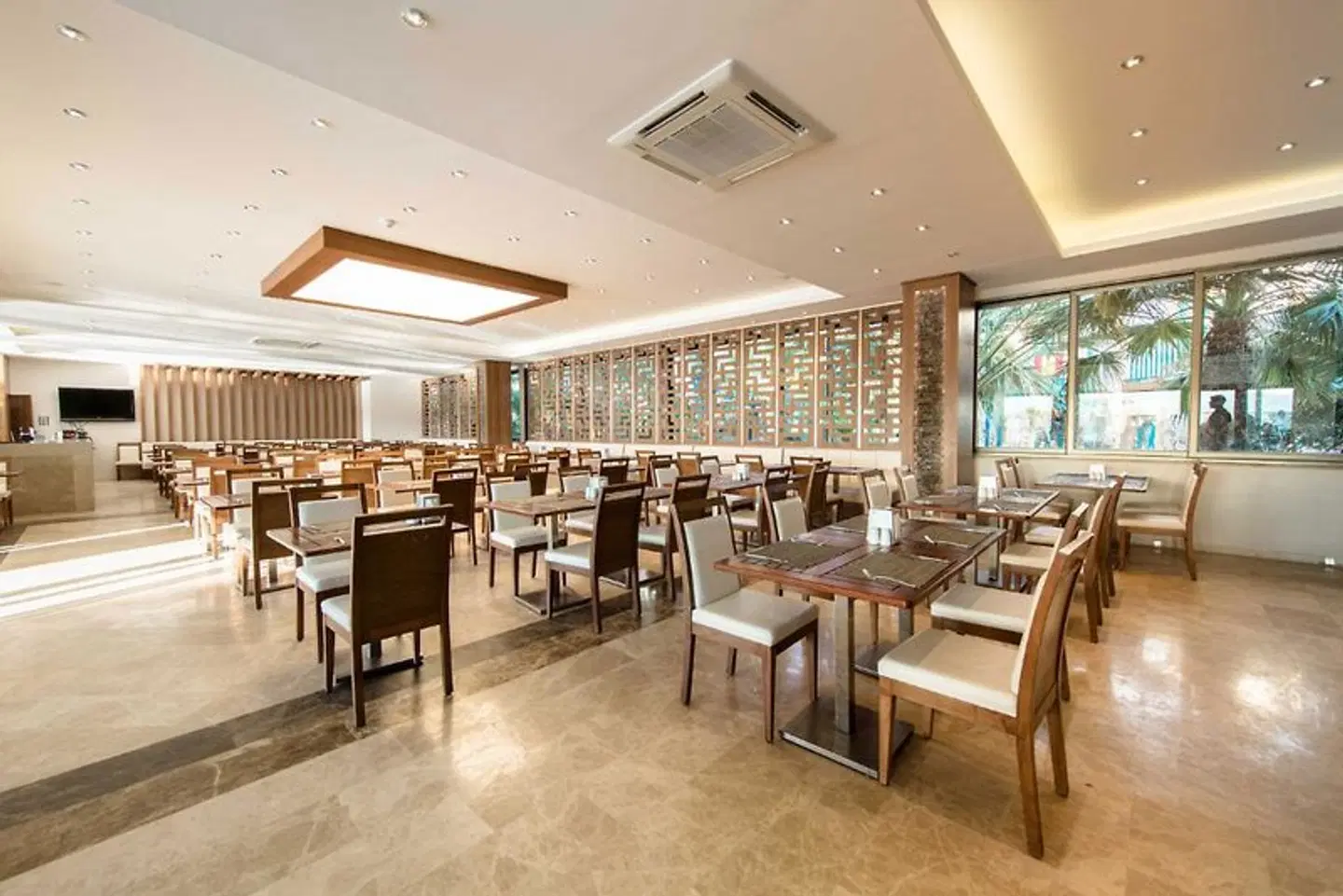 Jasmin Beach Hotel Restaurant