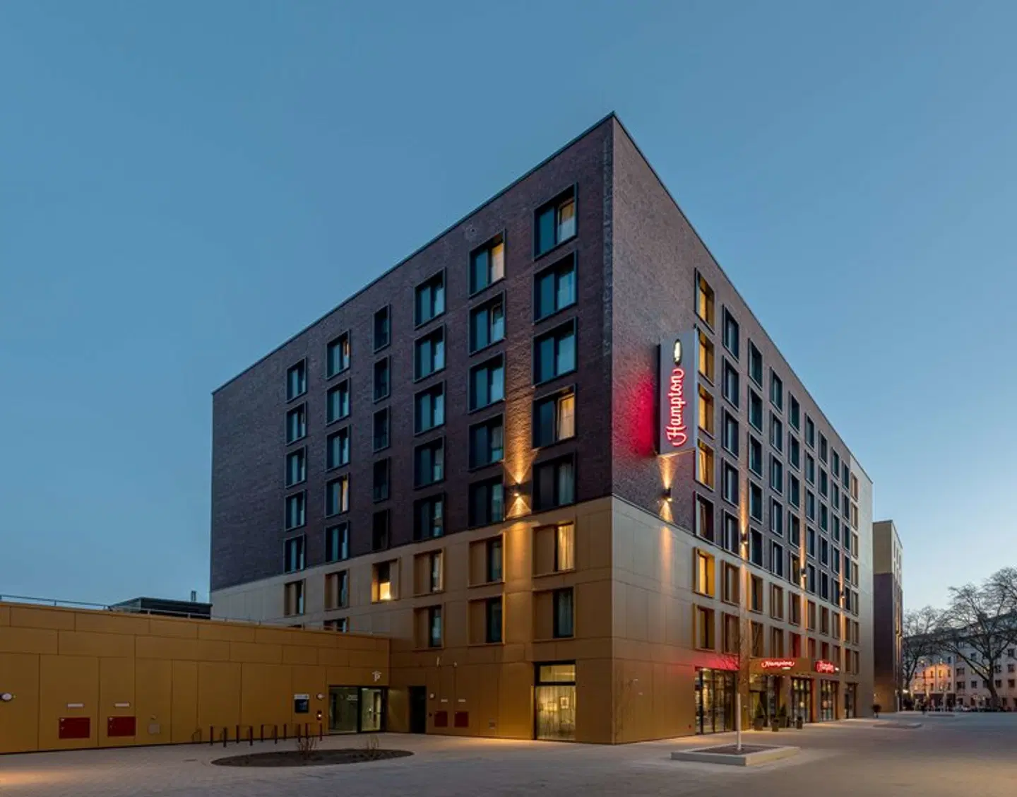 Hampton by Hilton Düsseldorf City Centre EXTERIOR