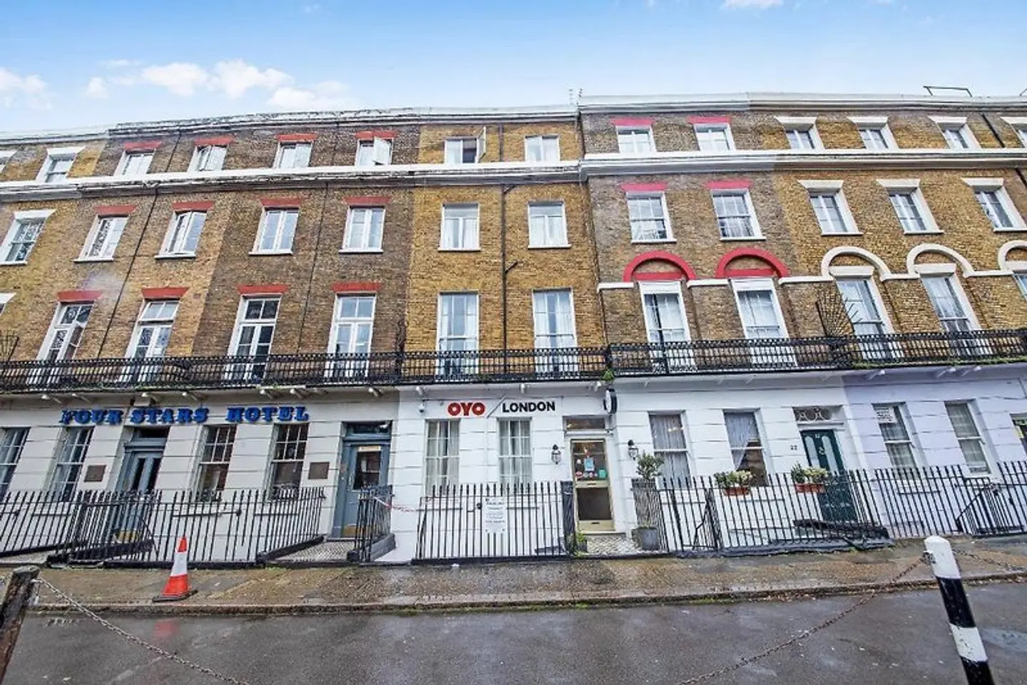 OYO Townhouse 30 Sussex EXTERIOR
