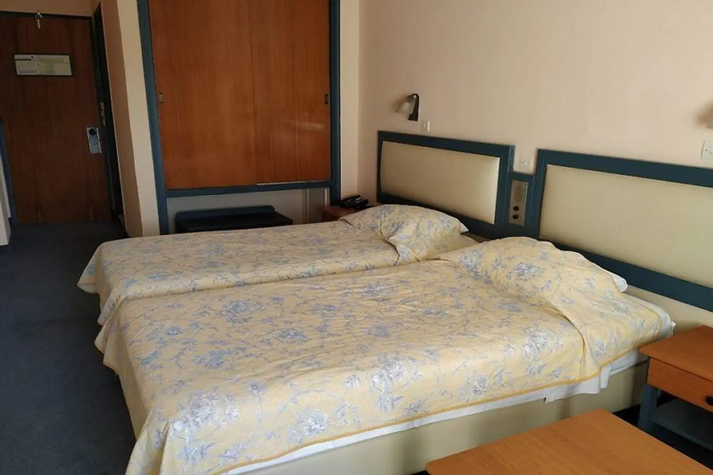 Astron ROOM_EXAMPLE