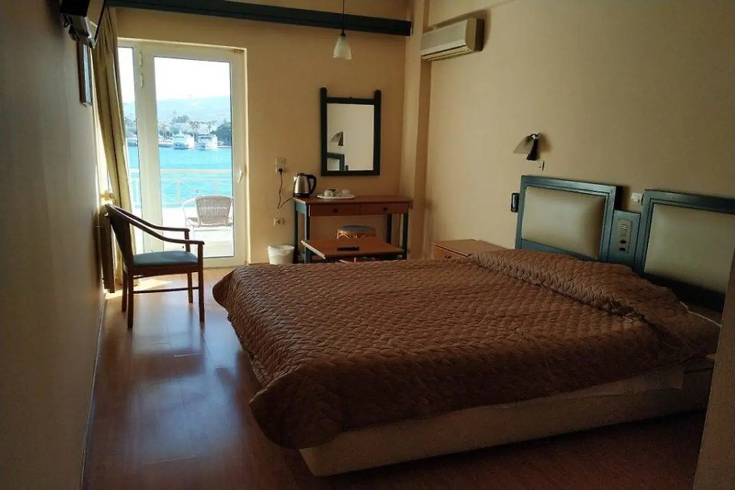 Astron ROOM_EXAMPLE