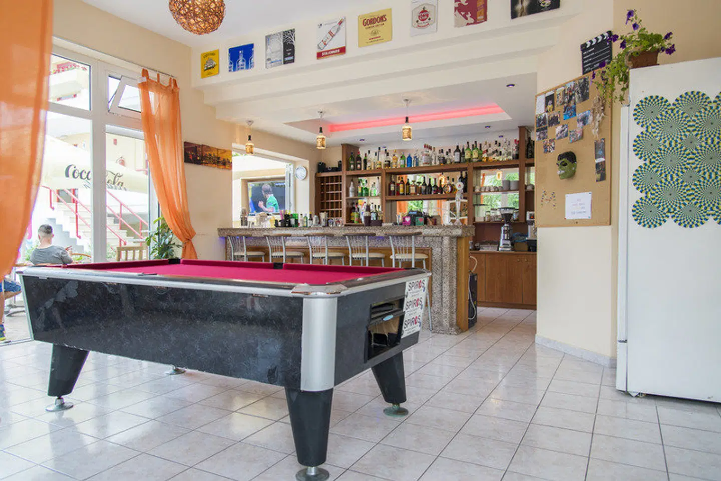 Erato Studios & Apartments Bar