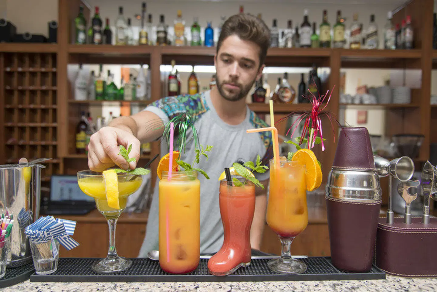 Erato Studios & Apartments Bar