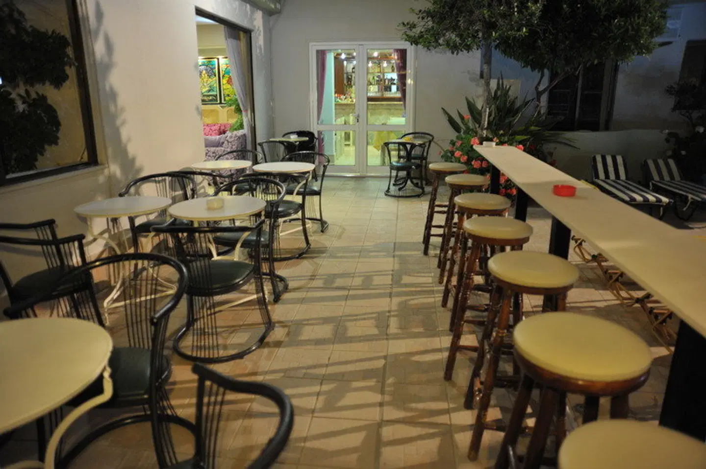 Anseli Hotel Apartments Studios Bar