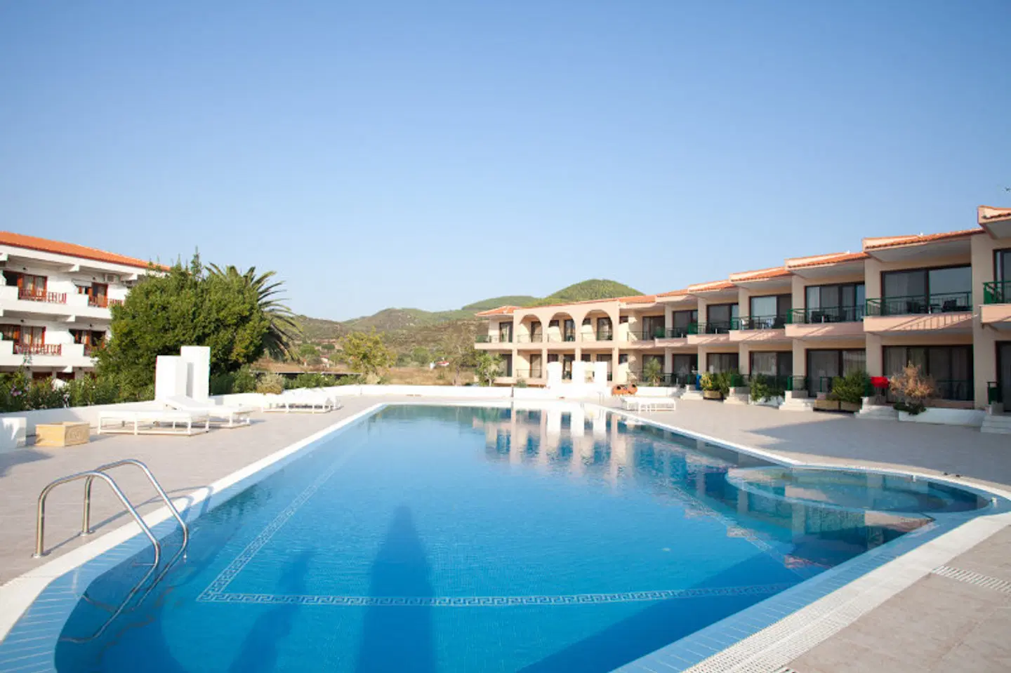 Toroni Blue Sea Hotel OUTDOOR_POOL