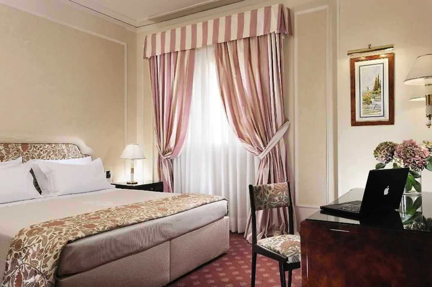 De La Ville ROOM_EXAMPLE
