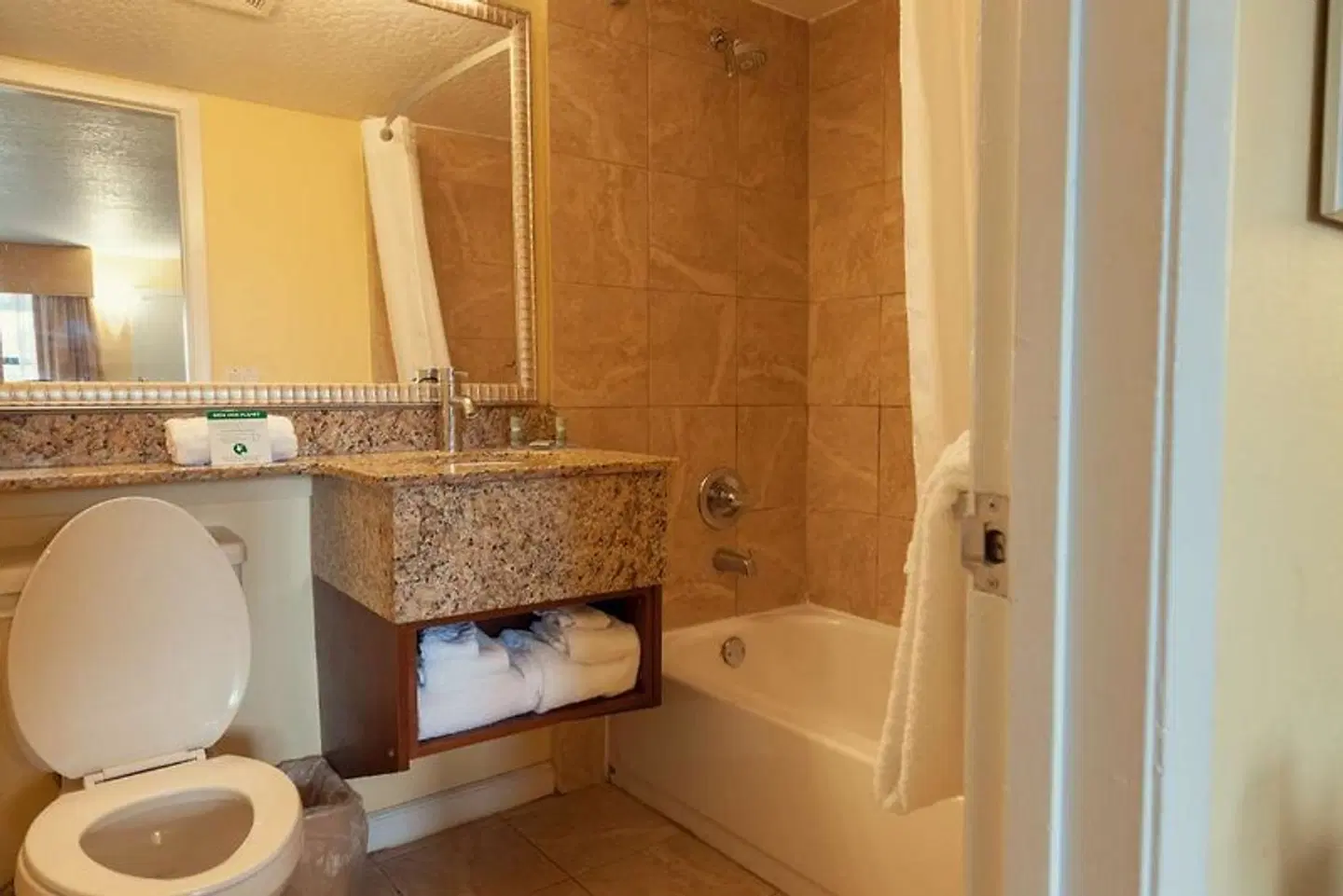 Best Western Cocoa Beach Hotel & Suites Badezimmer