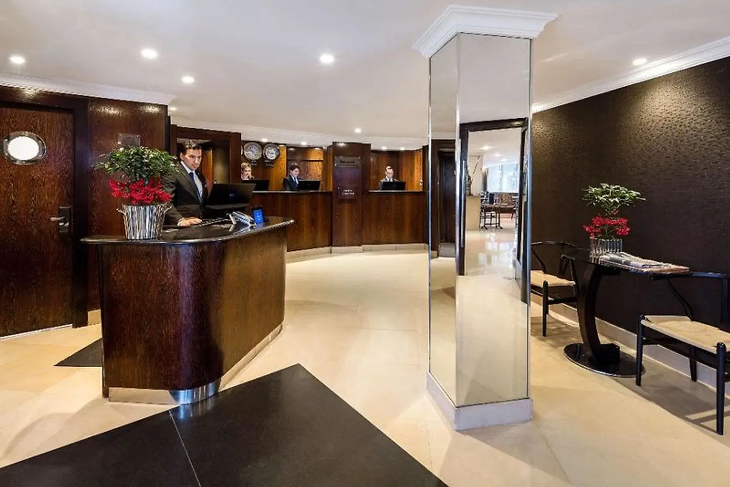 Radisson Blu Edwardian Berkshire Hotel LOUNGE_LOBBY