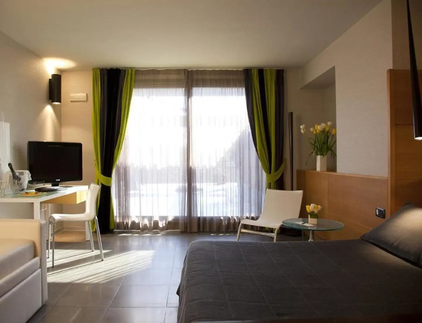 Zone ROOM_EXAMPLE