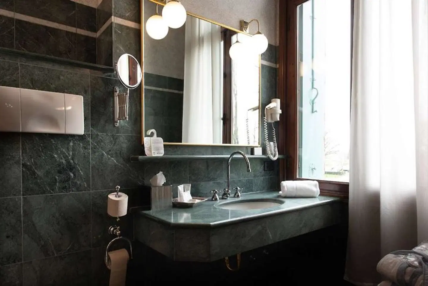 Best Western Plus Hotel Villa Tacchi Badezimmer