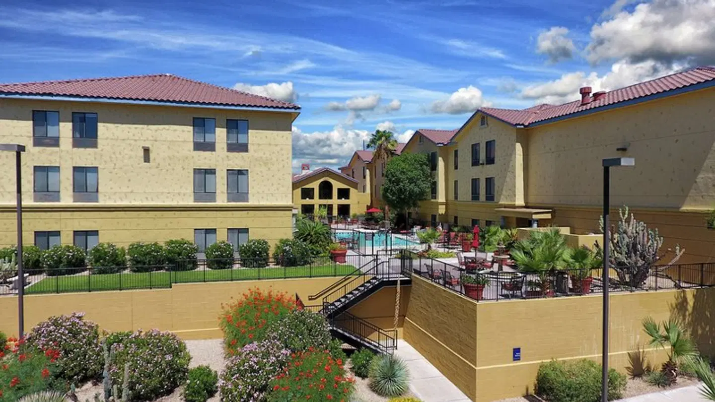 Hampton Inn & Suites Tucson-Mall EXTERIOR