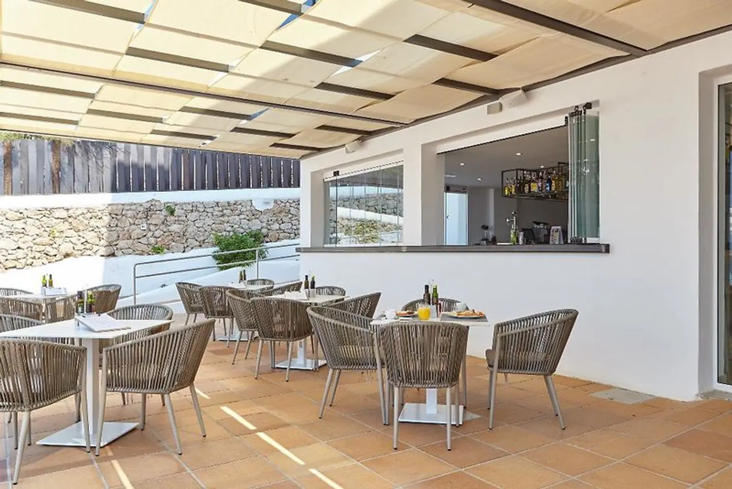 Sol Bahía Ibiza Suites Bar