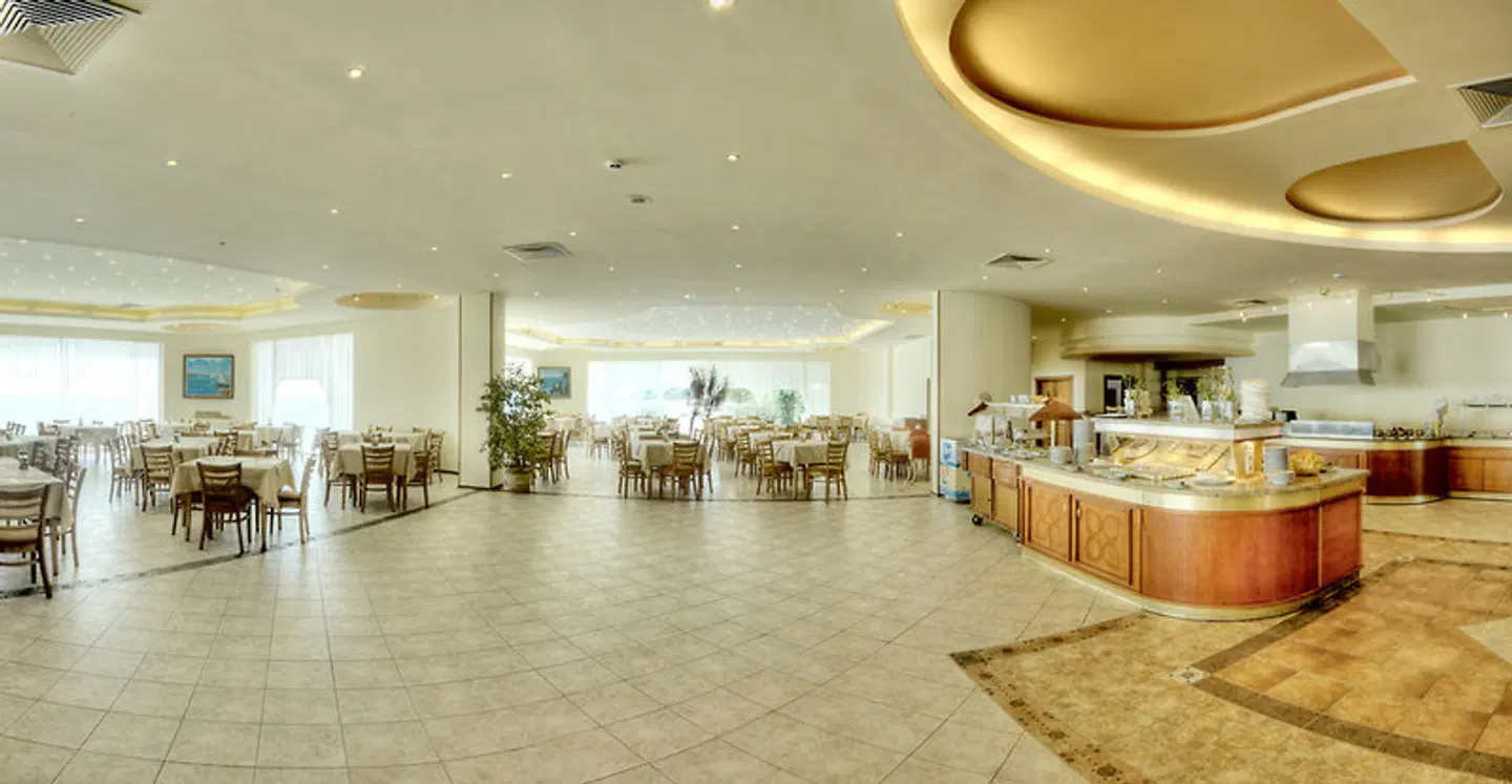Sunny Day Resort - Marina Hotel Bar