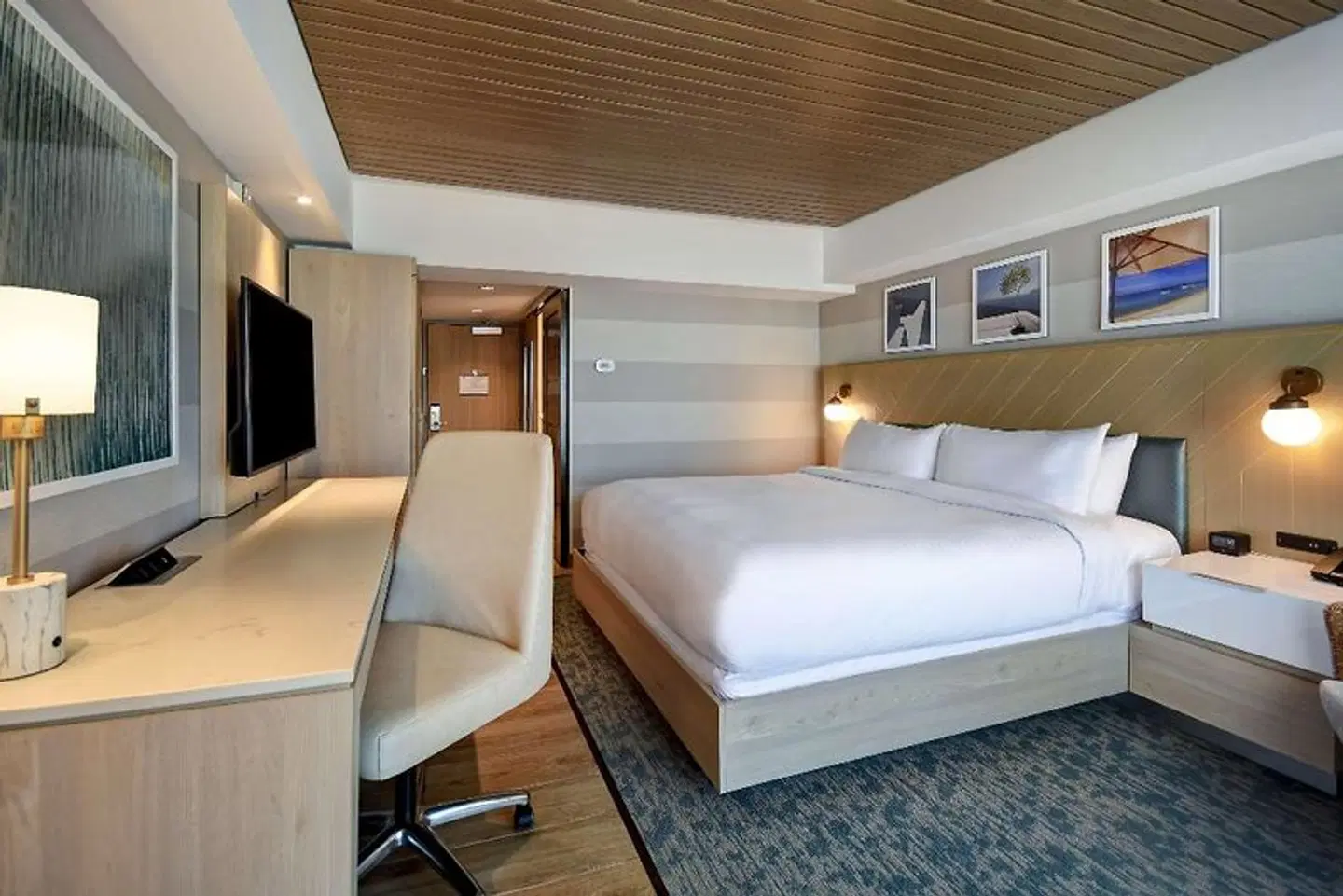 DoubleTree by Hilton Virginia Beach Oceanfront South ROOM_EXAMPLE