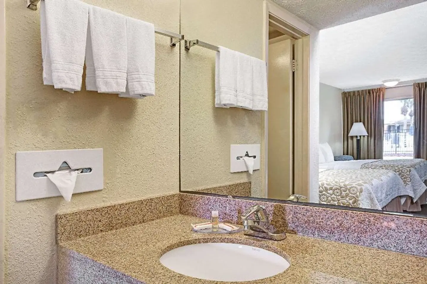 Days Inn by Wyndham St. Augustine West Badezimmer