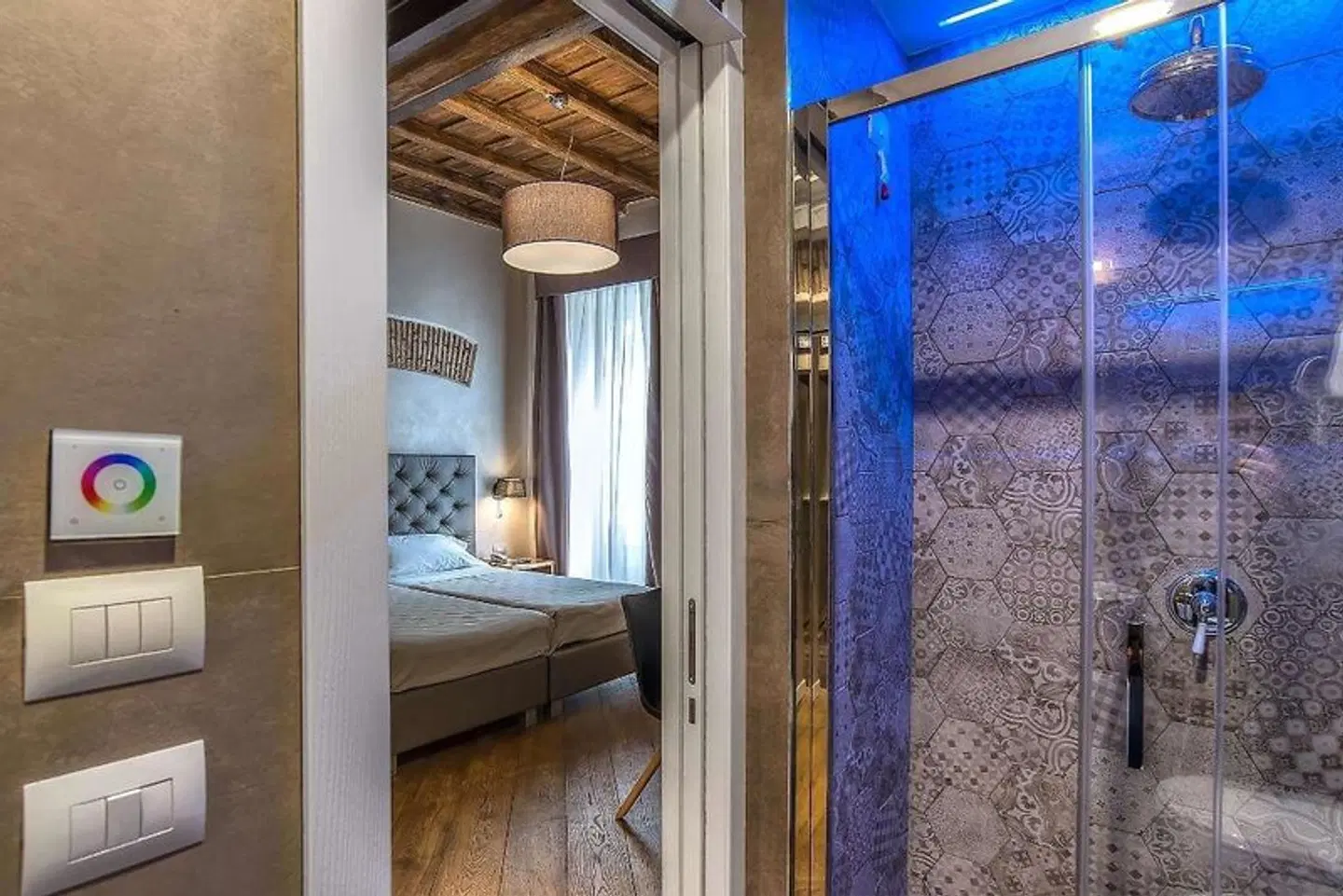 Elite ROOM_EXAMPLE