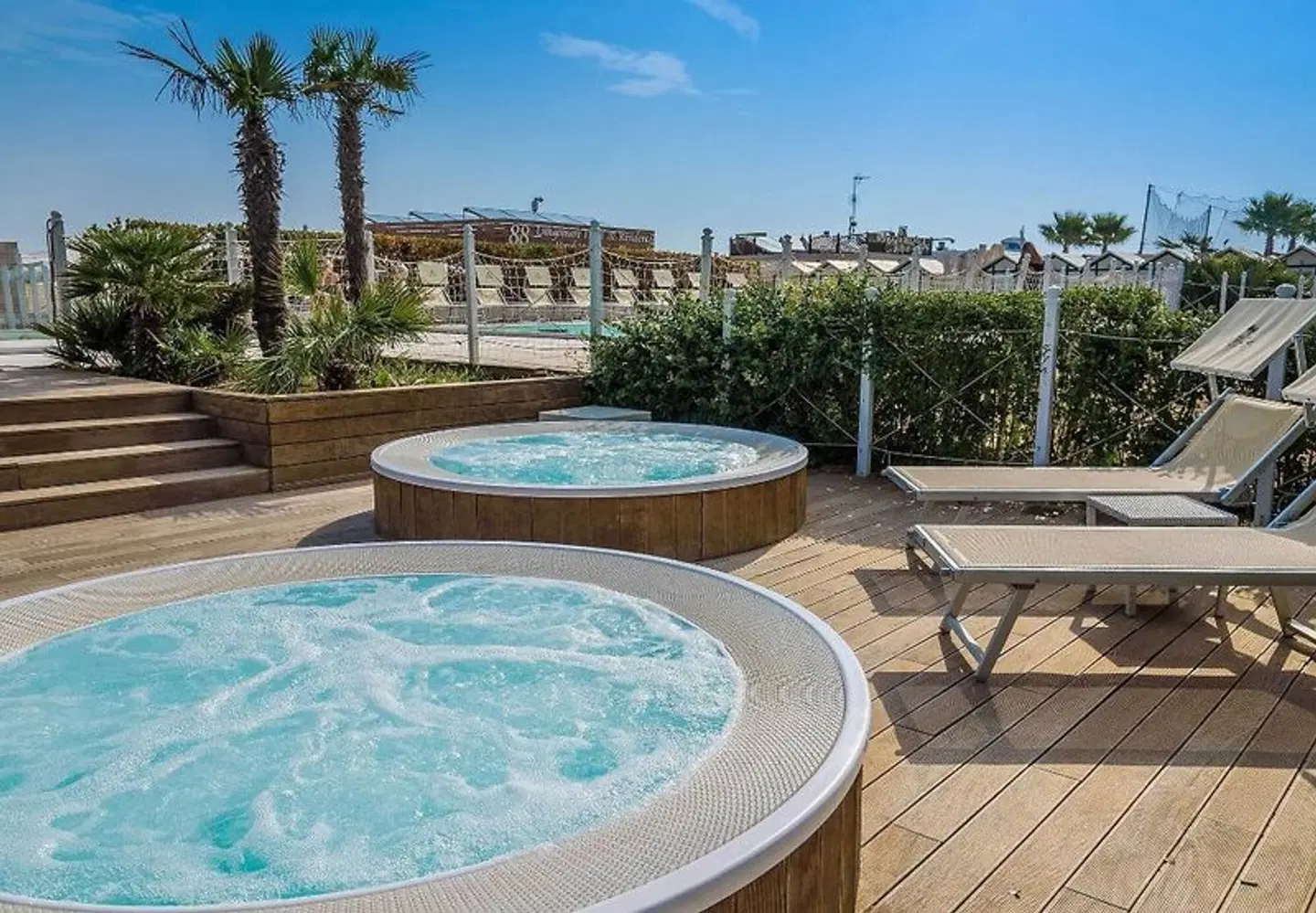 Residence Lungomare - Charming apartments OUTDOOR_POOL