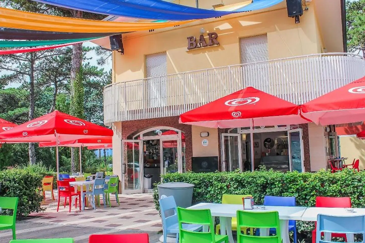 Bella Italia & EFA Village Terrasse