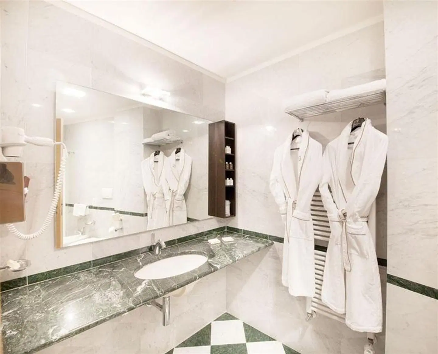 Grand Hotel Spiaggia Badezimmer