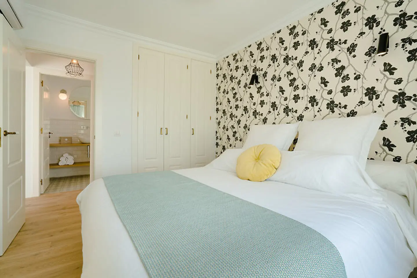 Apartamentos La Concha Boutique ROOM_EXAMPLE
