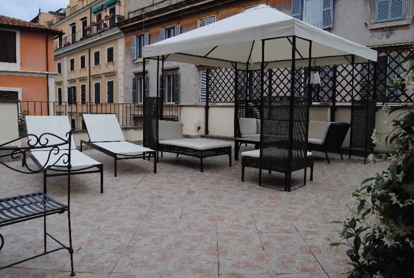 MyTale Creative Academy Hotel Terrasse