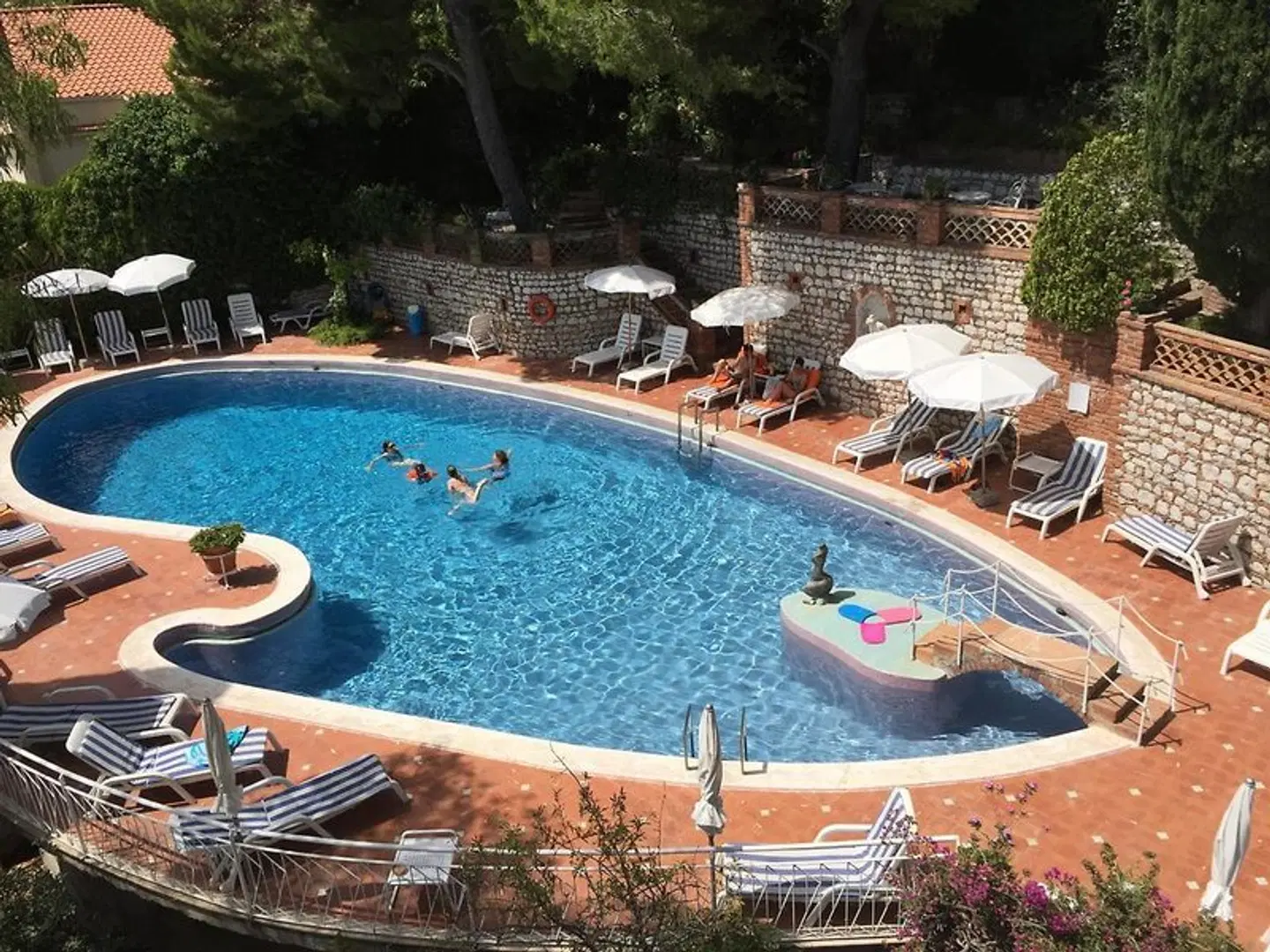 Mediterranée OUTDOOR_POOL