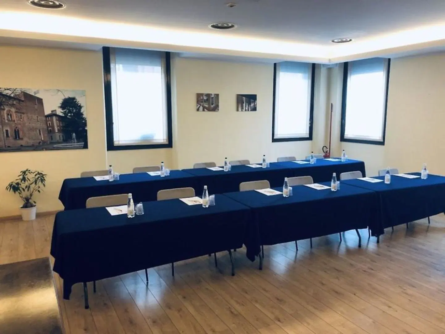 Nuovo Albergo Italia Konferenz
