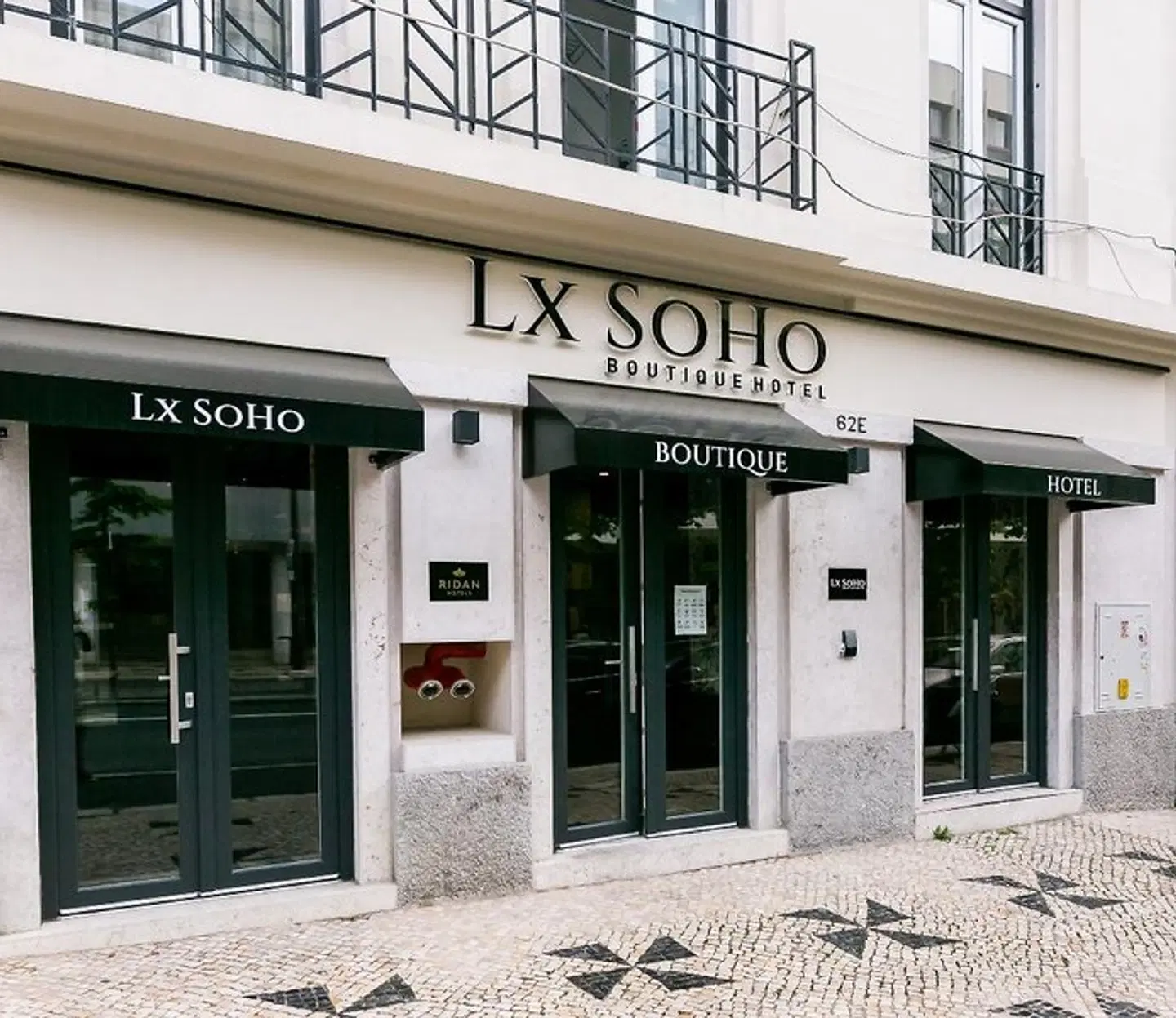 The Optimistic Hotel EXTERIOR