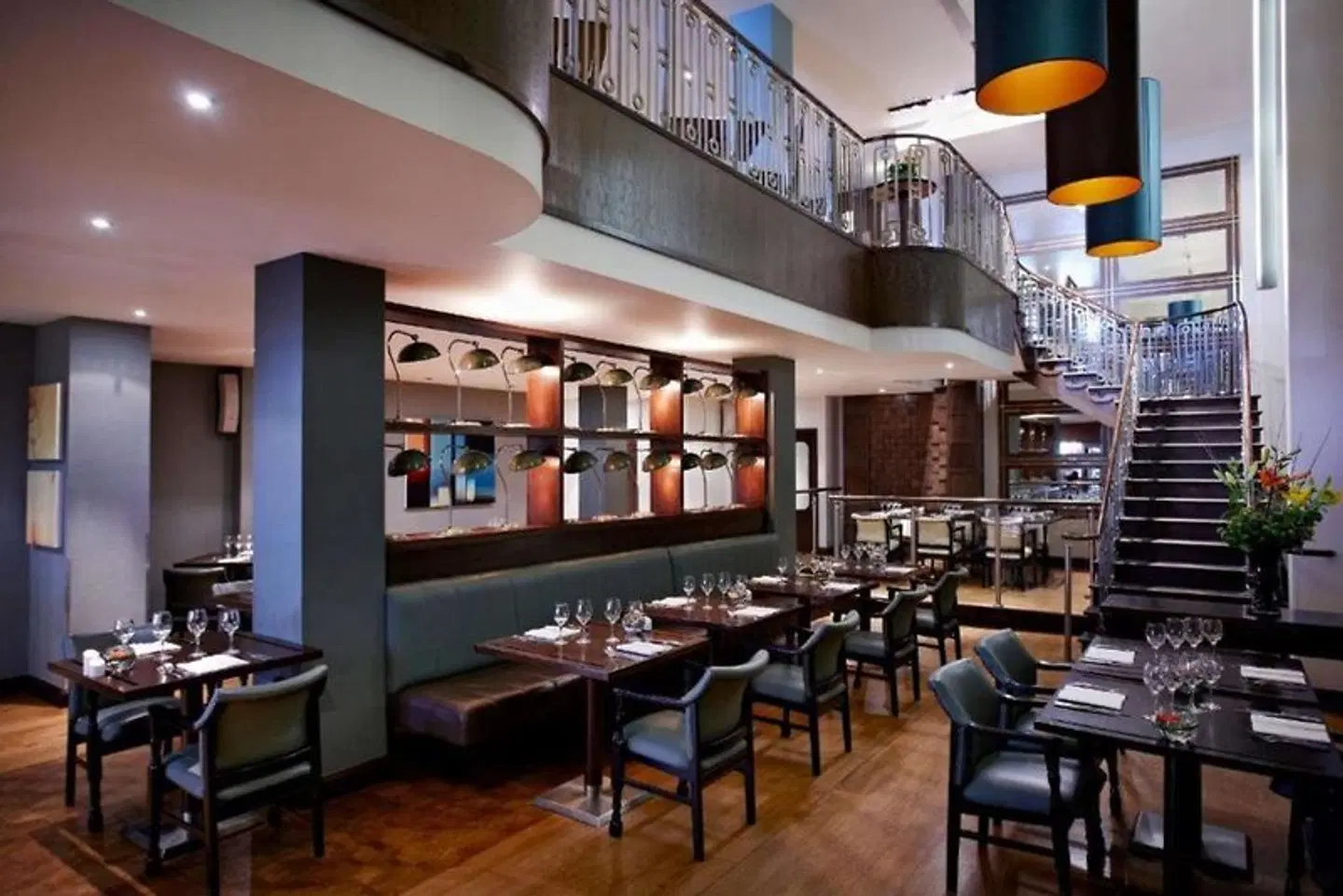 Clayton Crown Hotel London Bar