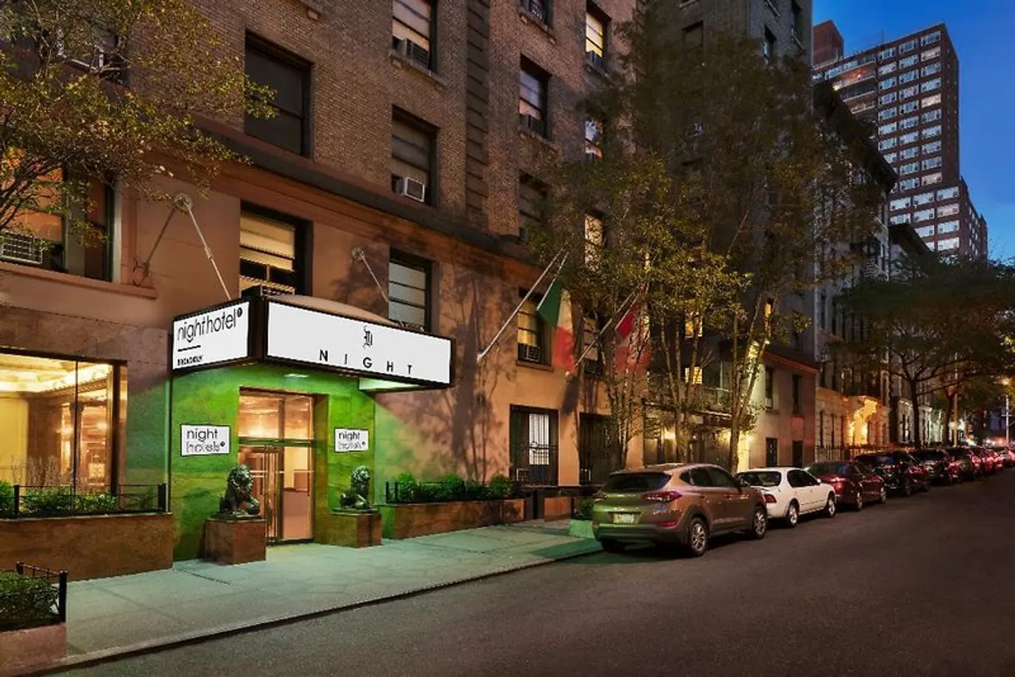 Night Hotel Broadway EXTERIOR