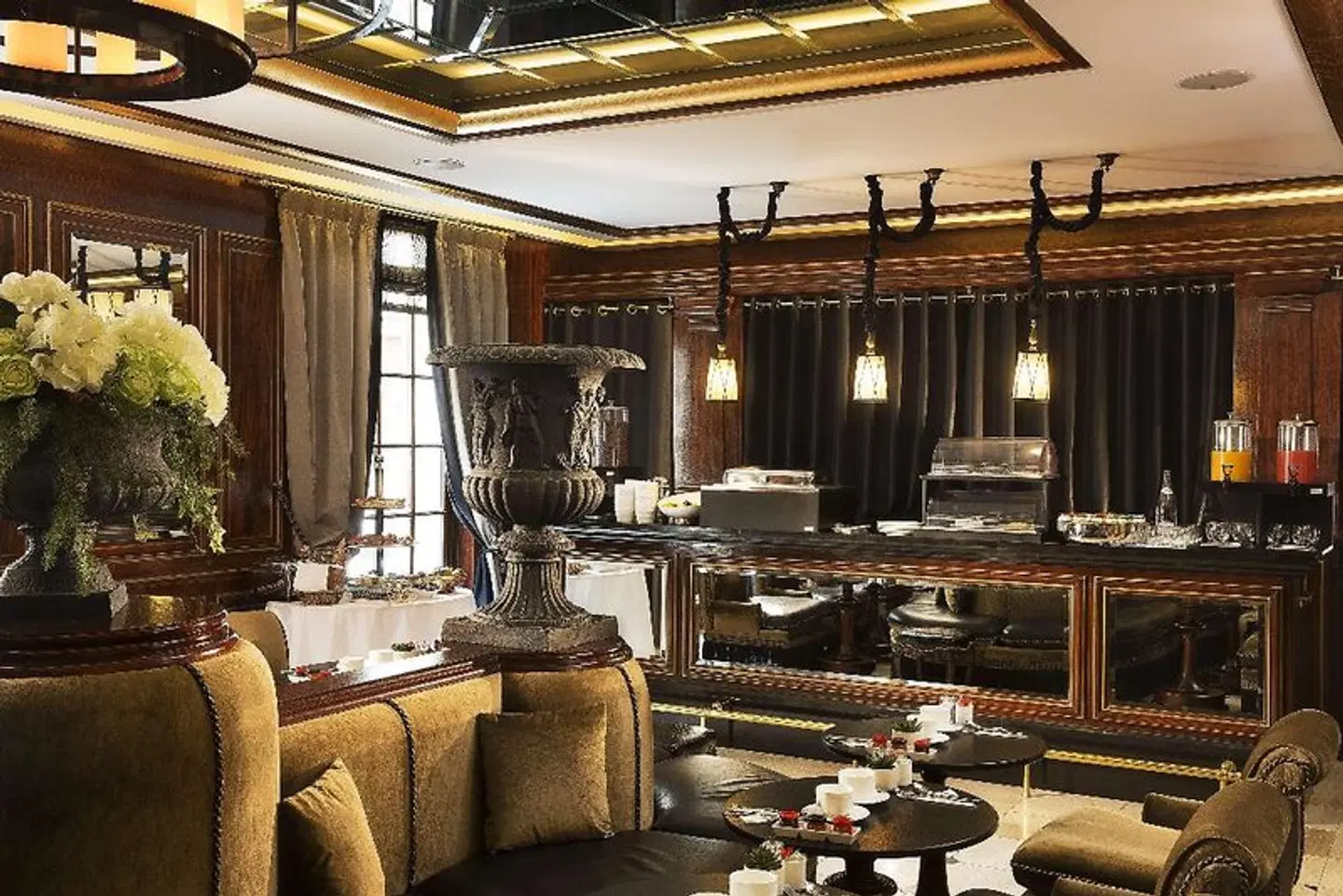 Le Belmont Champs Elysees Restaurant