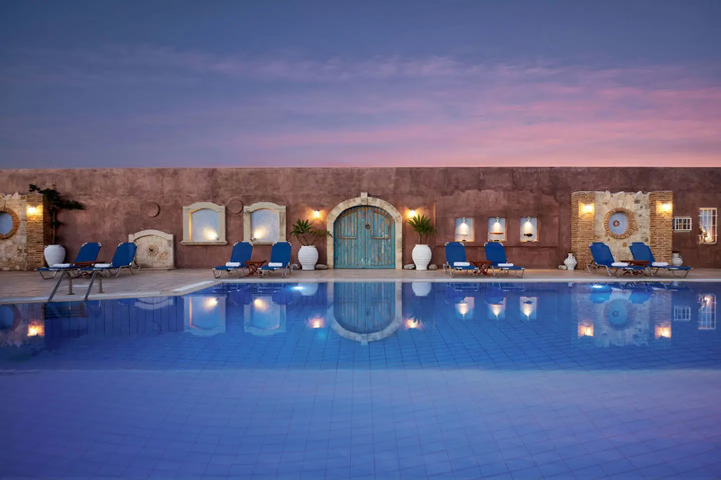 Golden Bay Hotel, Studios & Apartments OUTDOOR_POOL