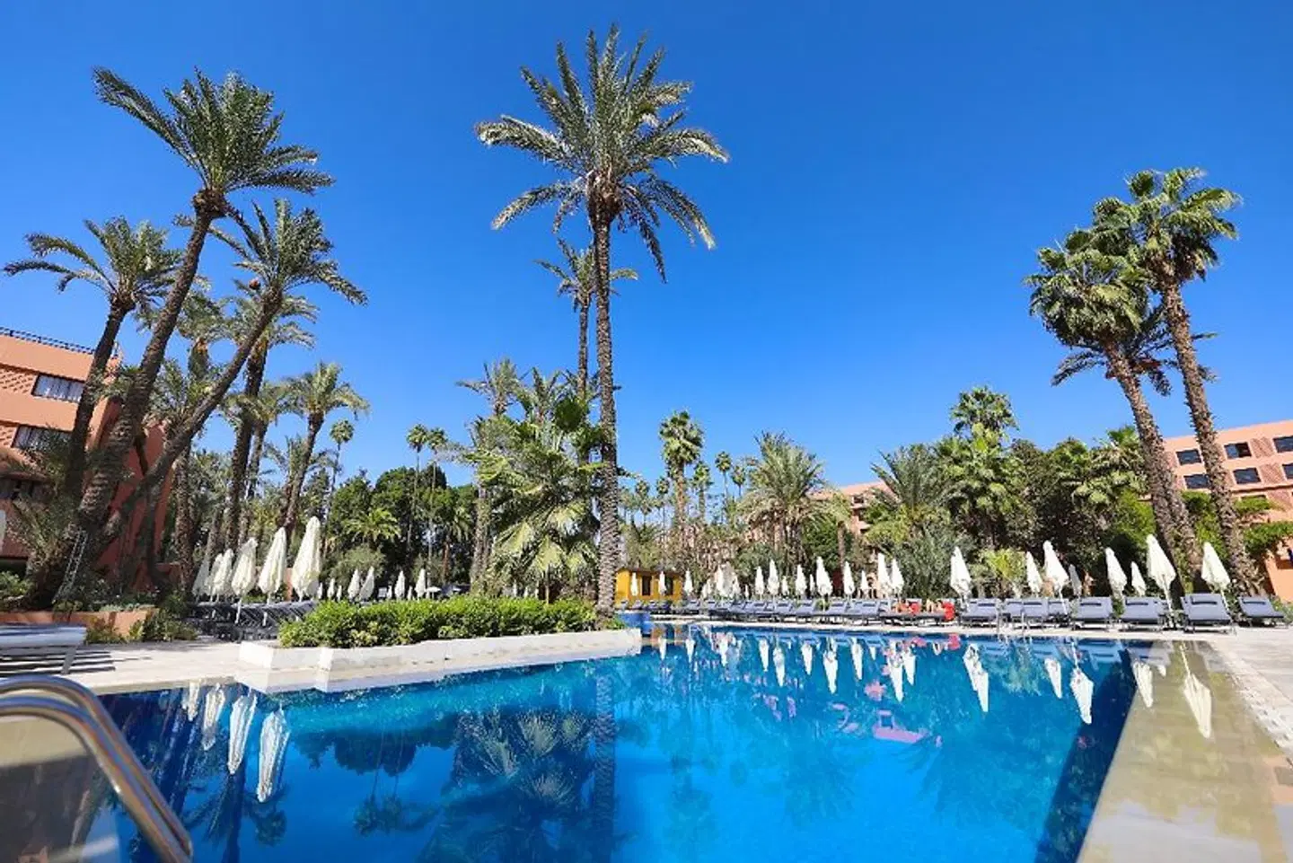 Kenzi Rose Garden OUTDOOR_POOL