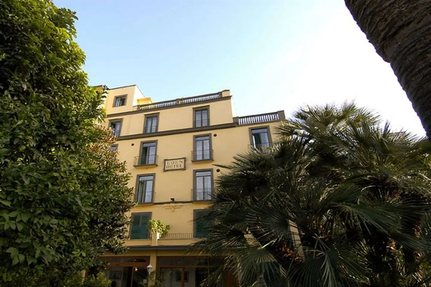 Eden EXTERIOR