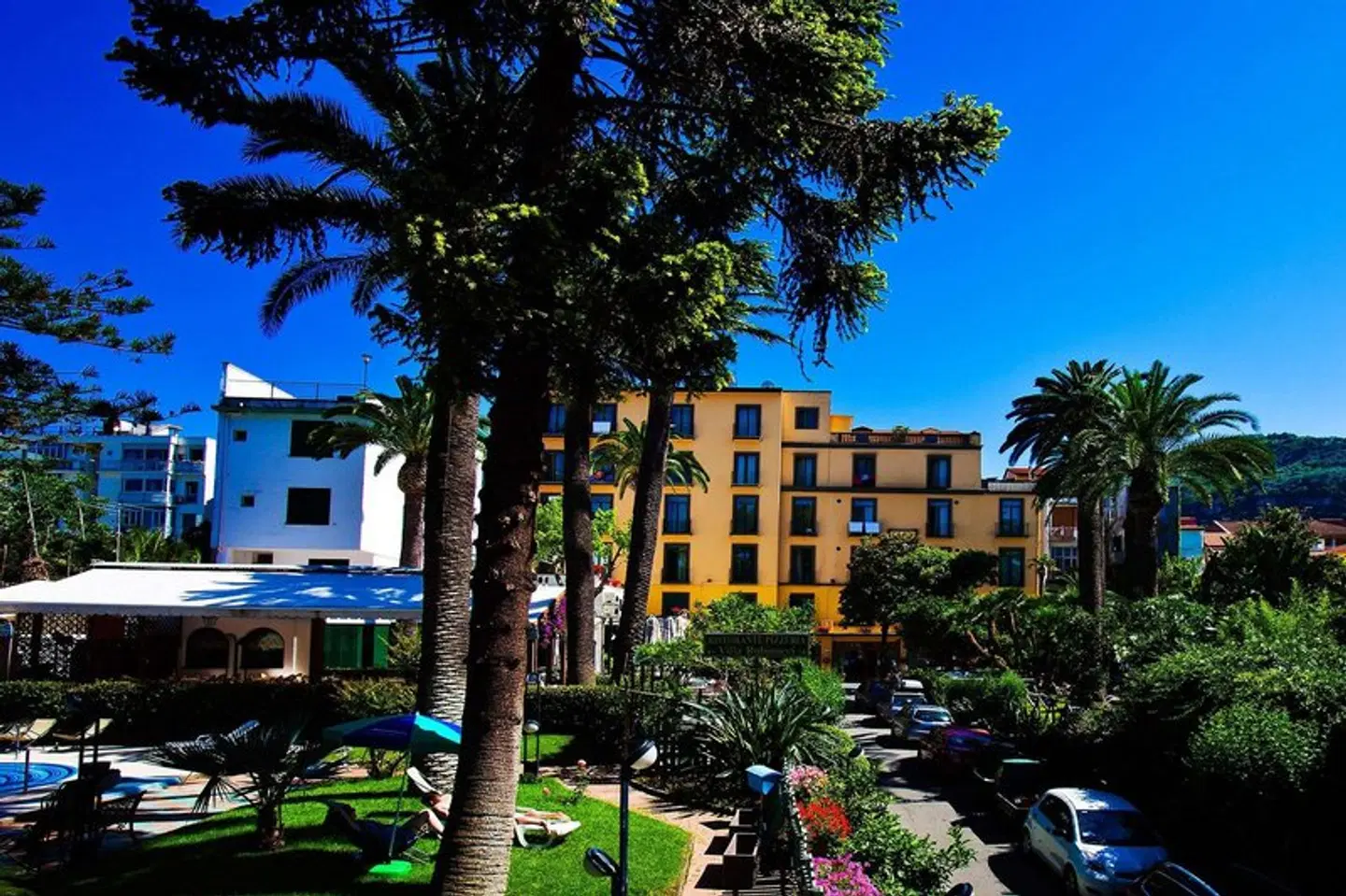 Eden EXTERIOR