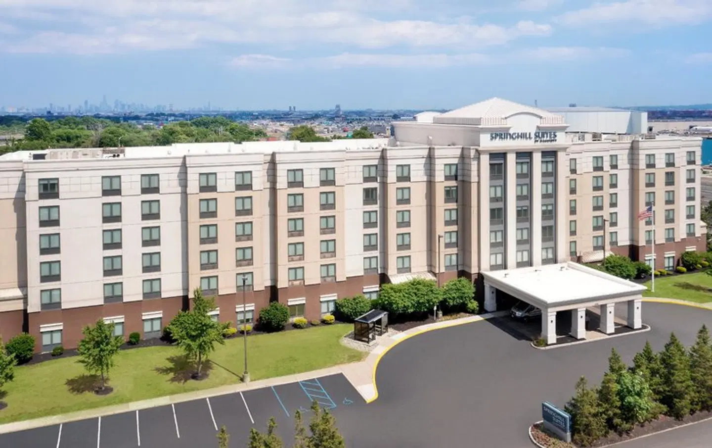 SpringHill Suites by Marriott Newark Liberty International Airport EXTERIOR